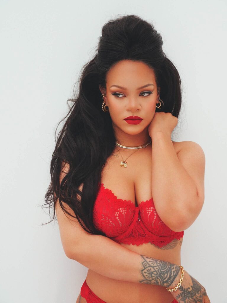  Rihanna dévoile la lingerie  baptisé romantic corded lace Savage X Fenty